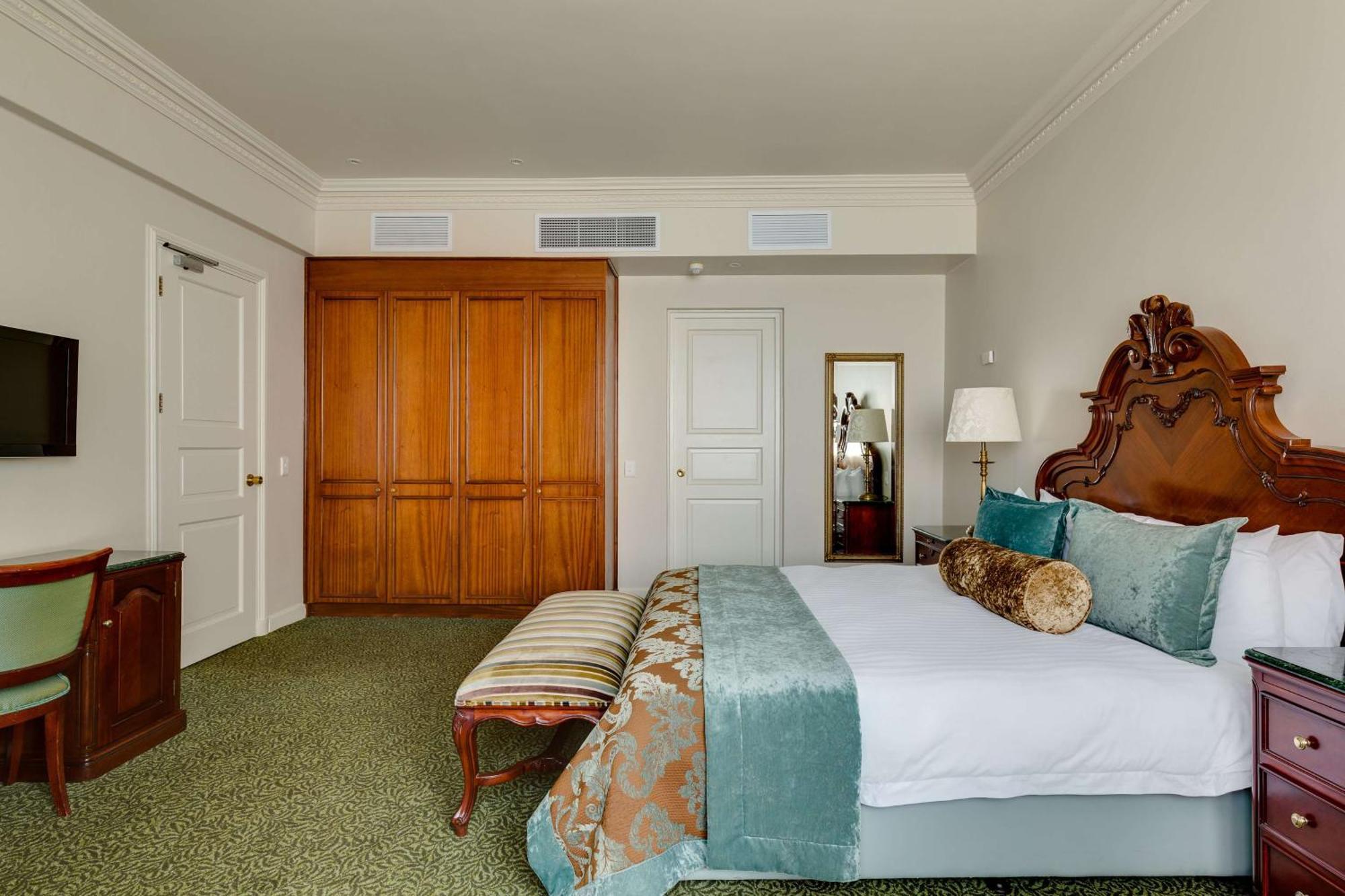 Hotel The Edward
