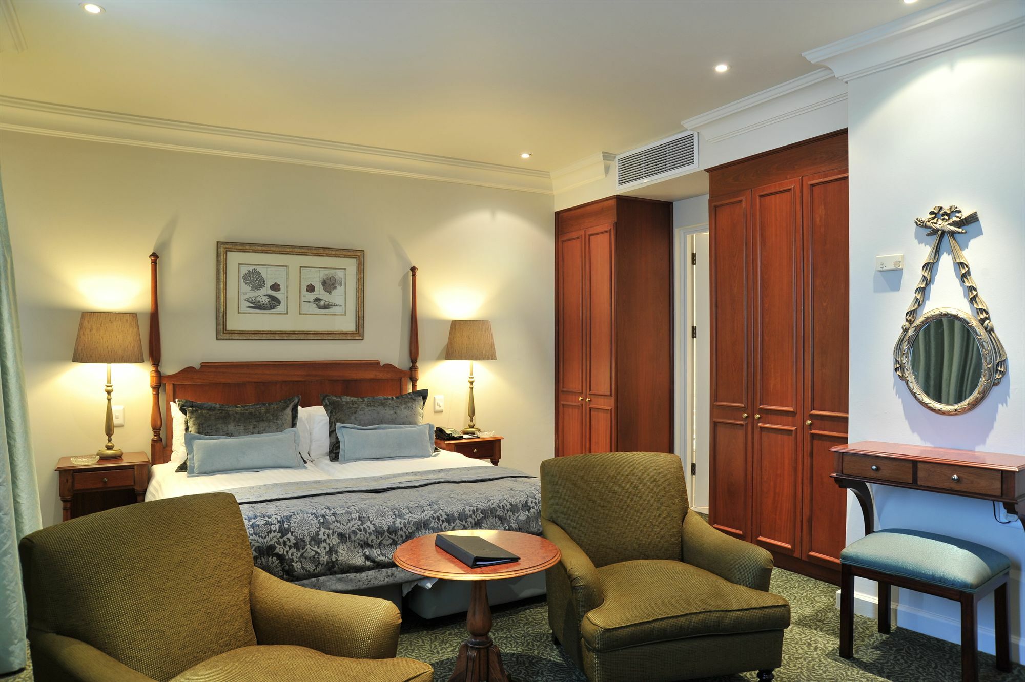 The Edward Hotel