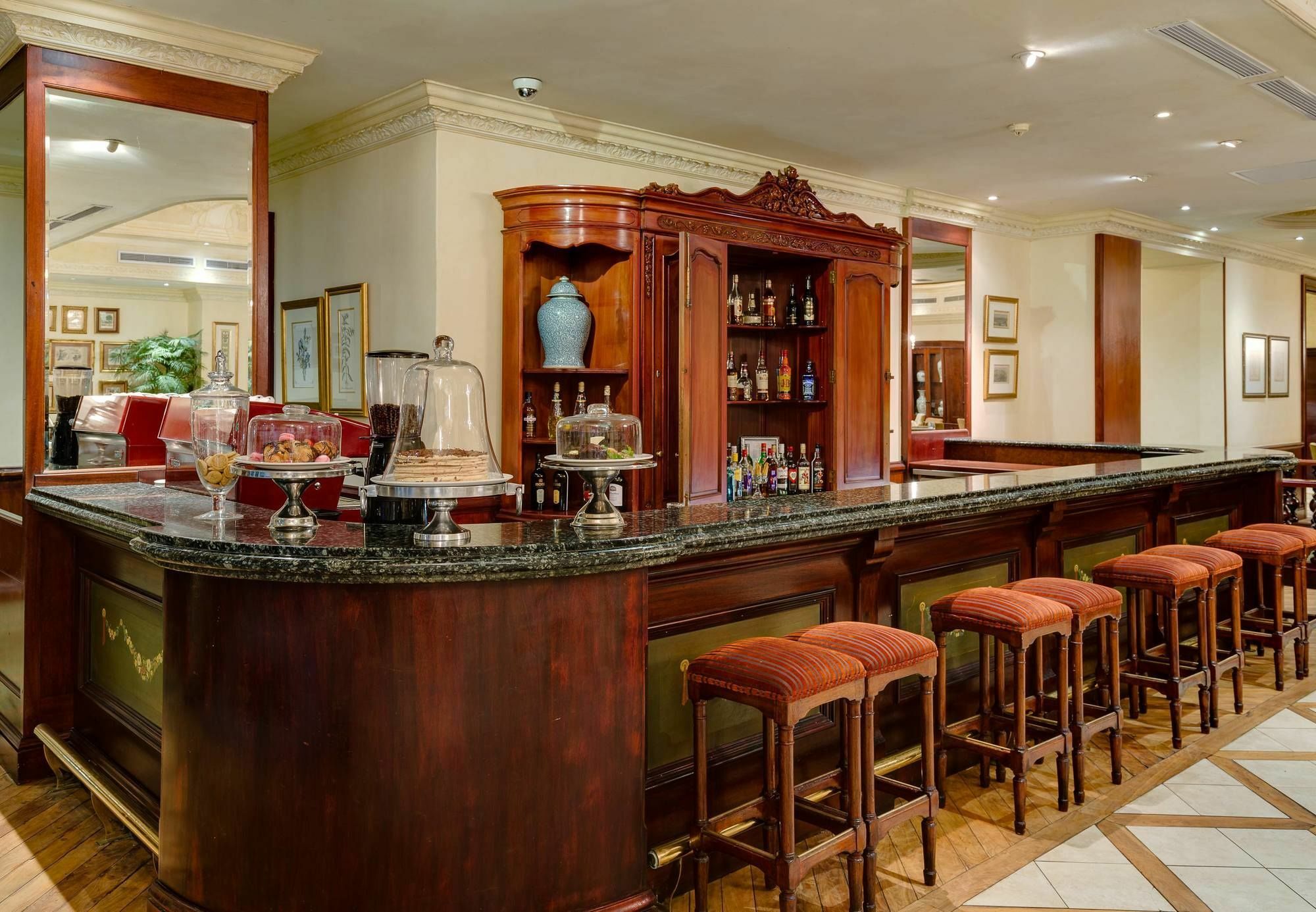 Hotel The Edward