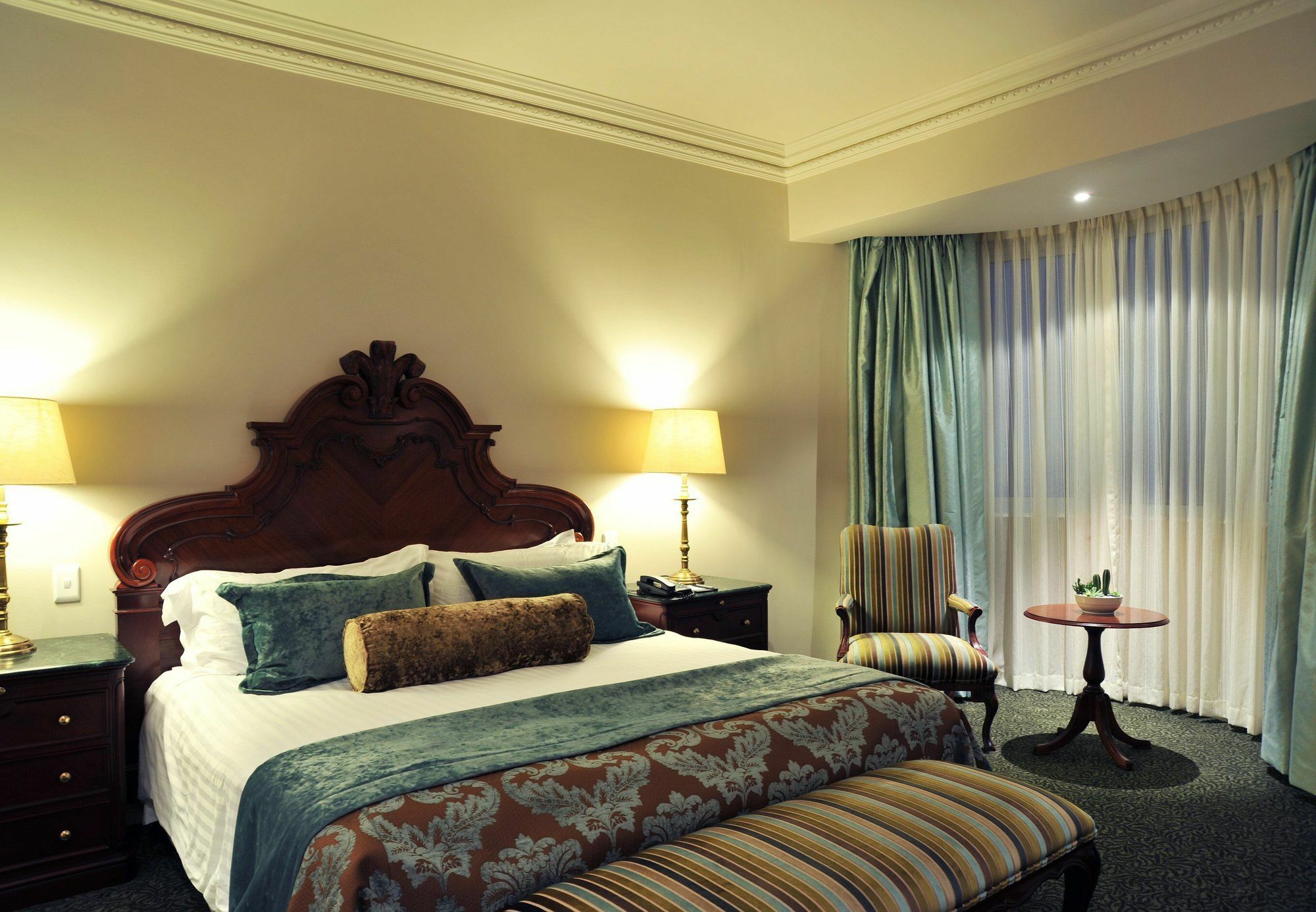 The Edward Hotel